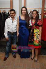 Tara Sharma at the Launch of Araiya Spring Summer Collection at FUEL - The Fashion store on 10th Feb 2010  (11).JPG